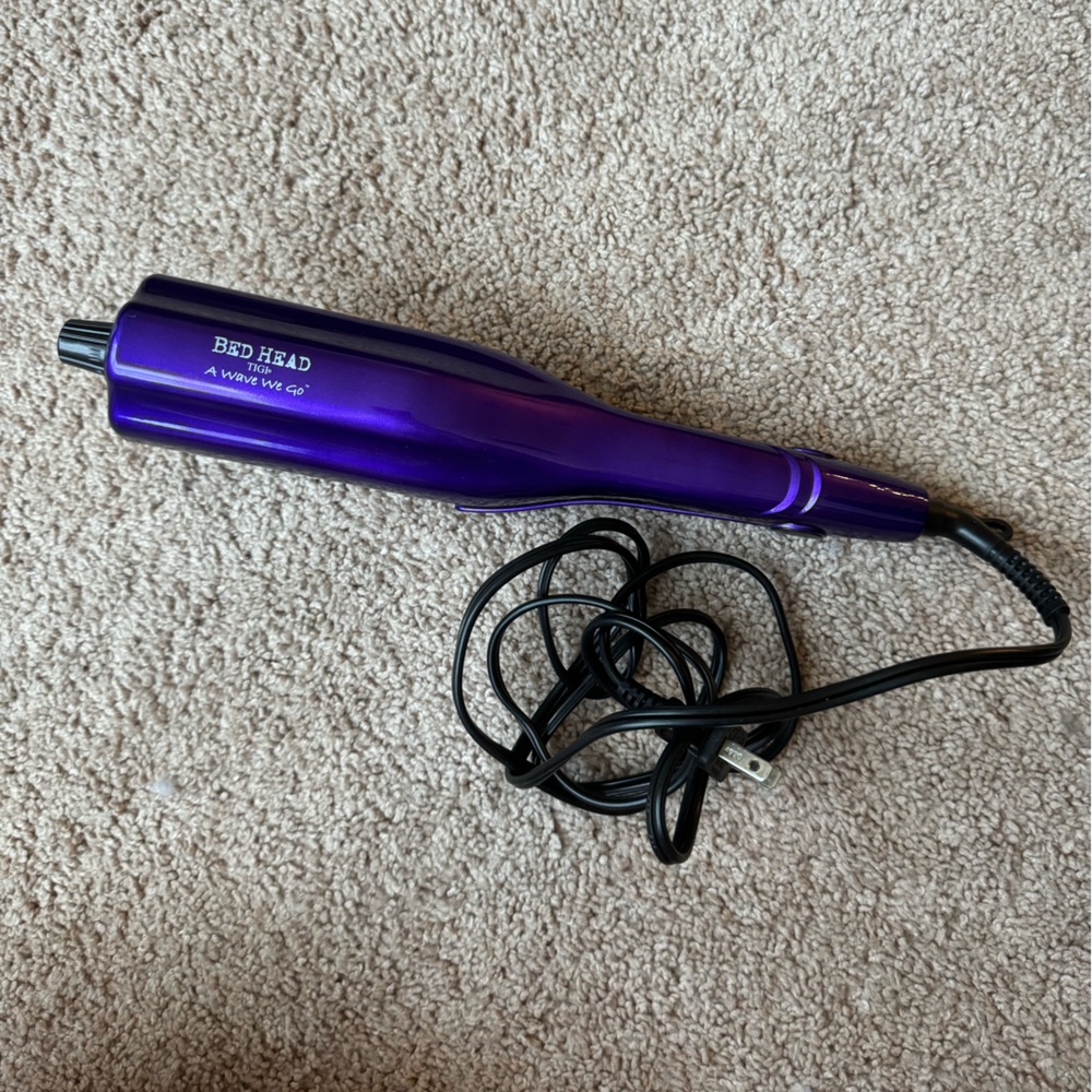 Like new BedHead beach waver